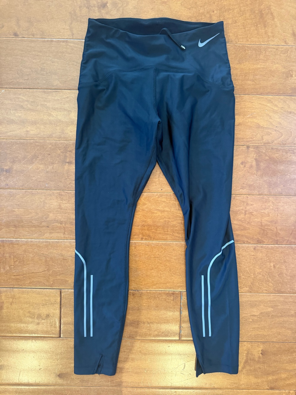 Nike Black Running Leggings with Pockets and Reflective Stripes Size Medium